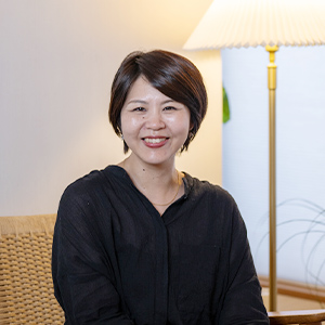 平野 由里子